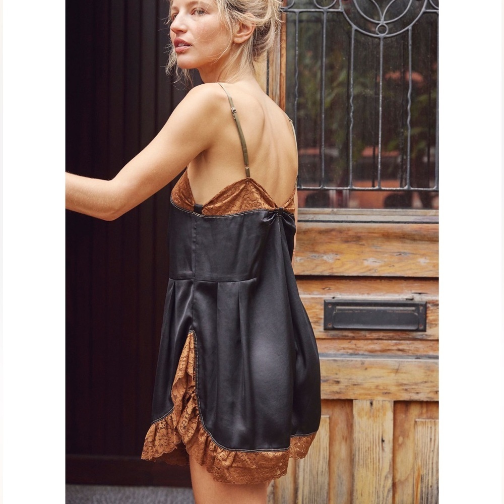 FREE PEOPLE INTIMATELY FIRST DATE ROMPER in Black Combo NWT sz M - Picture 2 of 11